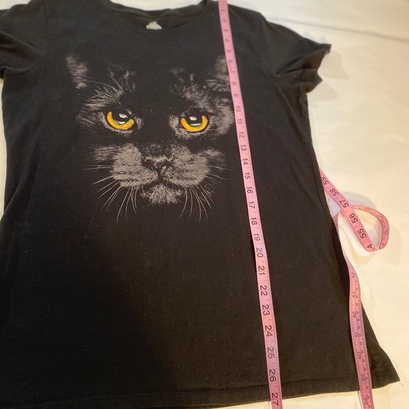 Way to celebrate Halloween black cat graphic Tee - Picture 3 of 7